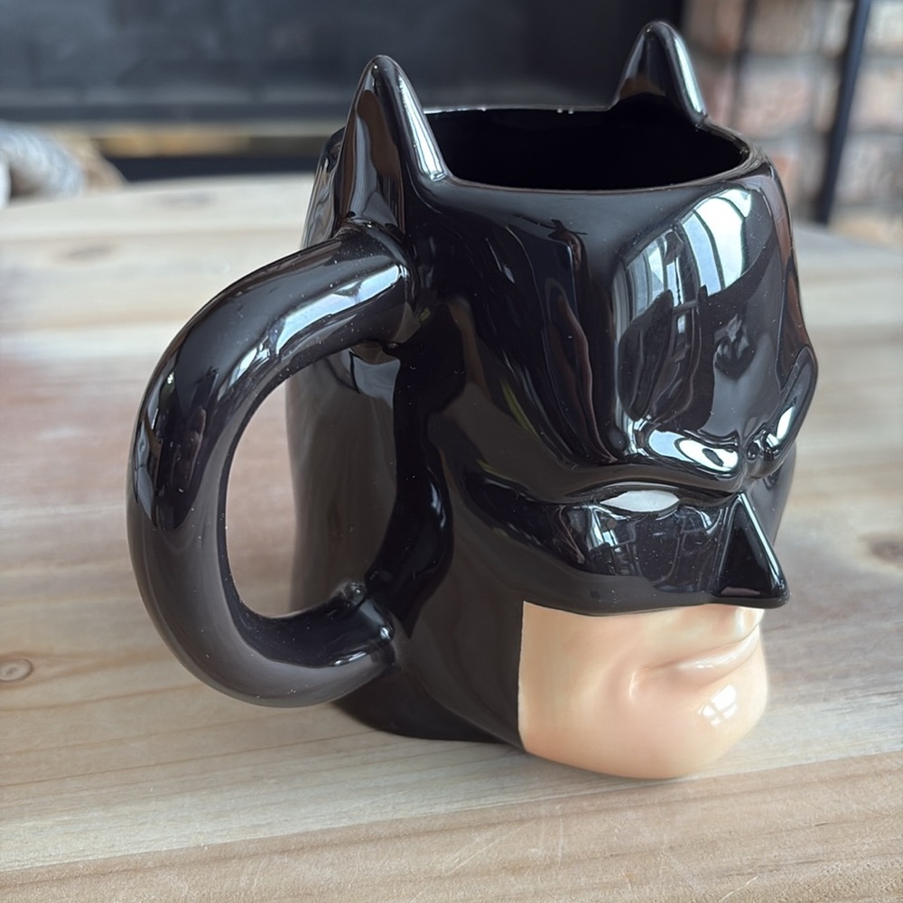 DC Comics Batman 3D Shaped Mug - Picture 4 of 5